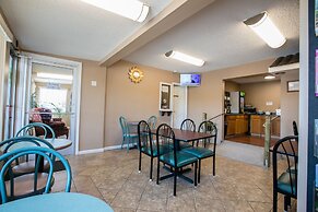 Relax Inn & Suites