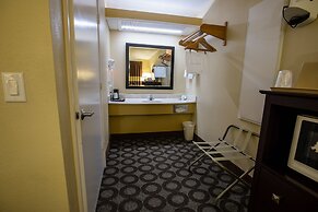 Relax Inn & Suites