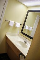 Relax Inn & Suites