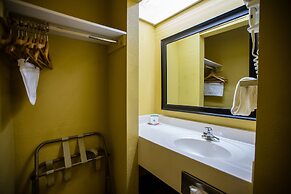 Relax Inn & Suites