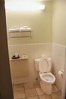 Relax Inn & Suites