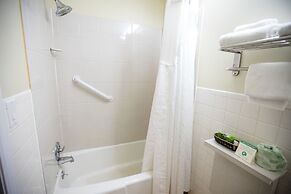 Relax Inn & Suites