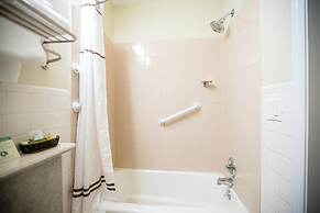 Relax Inn & Suites