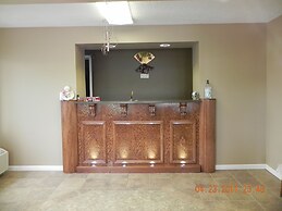 Relax Inn & Suites