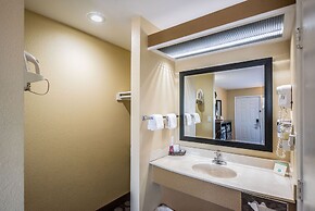 Relax Inn & Suites