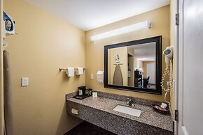 Relax Inn & Suites