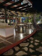 La Posada Hotel & Beach Club