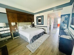 La Posada Hotel & Beach Club