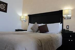 La Posada Hotel & Beach Club