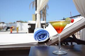 La Posada Hotel & Beach Club