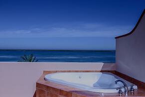 La Posada Hotel & Beach Club