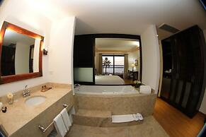 La Posada Hotel & Beach Club