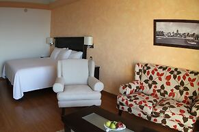 La Posada Hotel & Beach Club