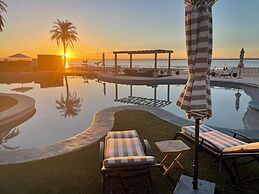 La Posada Hotel & Beach Club