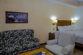 La Posada Hotel & Beach Club