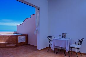 La Posada Hotel & Beach Club