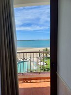 La Posada Hotel & Beach Club