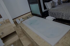 La Posada Hotel & Beach Club