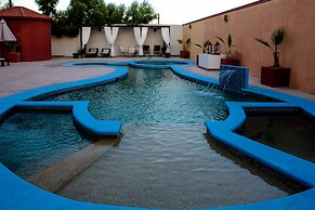 La Posada Hotel & Beach Club