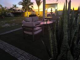 La Posada Hotel & Beach Club