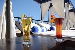 La Posada Hotel & Beach Club