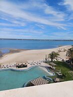 La Posada Hotel & Beach Club