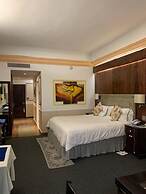 La Posada Hotel & Beach Club