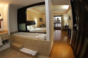 La Posada Hotel & Beach Club