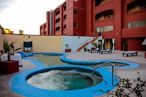 La Posada Hotel & Beach Club