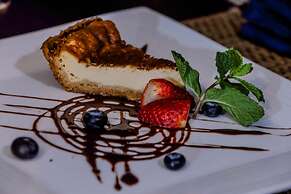 La Posada Hotel & Beach Club