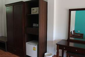 D.R. Lanta Bay Resort