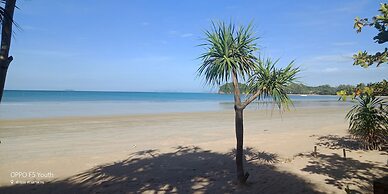 D.R. Lanta Bay Resort