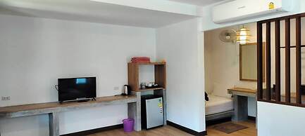 D.R. Lanta Bay Resort