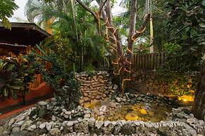 Sunrise Club Hotel Restaurant & Bar