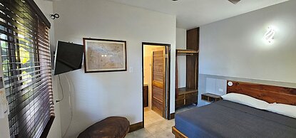 Sunrise Club Hotel Restaurant & Bar