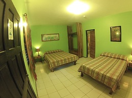 Sunrise Club Hotel Restaurant & Bar