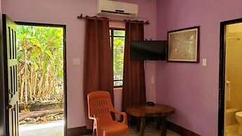 Sunrise Club Hotel Restaurant & Bar