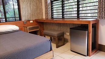 Sunrise Club Hotel Restaurant & Bar