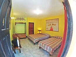 Sunrise Club Hotel Restaurant & Bar