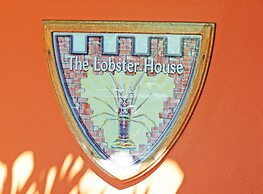 Sunrise Club Hotel Restaurant & Bar