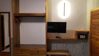 Sunrise Club Hotel Restaurant & Bar