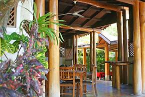 Sunrise Club Hotel Restaurant & Bar