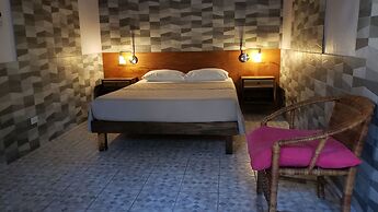 Sunrise Club Hotel Restaurant & Bar