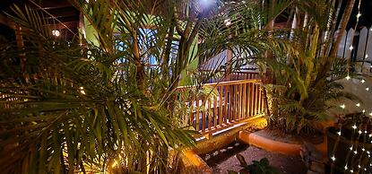 Sunrise Club Hotel Restaurant & Bar