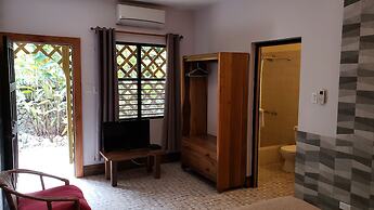 Sunrise Club Hotel Restaurant & Bar