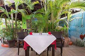 Sunrise Club Hotel Restaurant & Bar