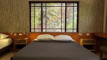 Sunrise Club Hotel Restaurant & Bar