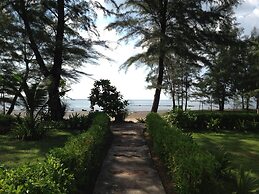 Good Days Lanta Beach Resort