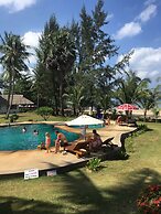 Good Days Lanta Beach Resort