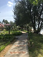 Good Days Lanta Beach Resort